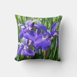 Lila Irises Throw Pillow Kissen