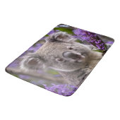 Lila Jacaranda Koala Bear, Badematte (Schrägansicht)