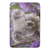 Lila Jacaranda Koala Bear, Badematte (Vorderseite Vertikal)