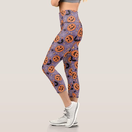 Lila Jack-O-Lantern Halloween-Muster Capri Leggings (Links)