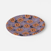 Lila Jack-O-Lantern Halloween-Muster Pappteller (Schrägansicht)