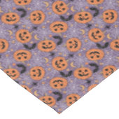 Lila Jack-O-Lantern Halloween-Muster Tischdecke (Schrägansicht)