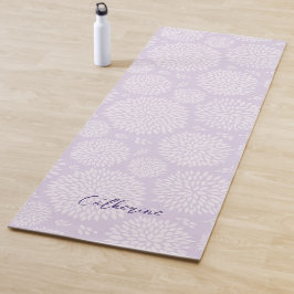 Lila japanisch Inspiriertes Blume Muster Monogramm Yogamatte