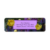 Lila Kakteen mit gelben Blüten (Vorne)