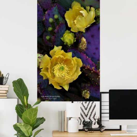 Lila Kakteen-Pantolblumen Poster (Heimbüro)