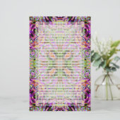Lila Kaleidoskop gezeichnetes Briefpapier (Stehend Vorderseite)