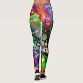 Lila, kalkgrüne und schwarze Marmorlasche Kunst Leggings (Rückseite)