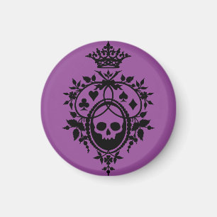 Lila Kamm mit Totenkopf und Kartenspiel Magnet