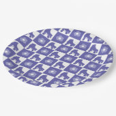 Lila karierter Rollschuh Pappteller (Schrägansicht)