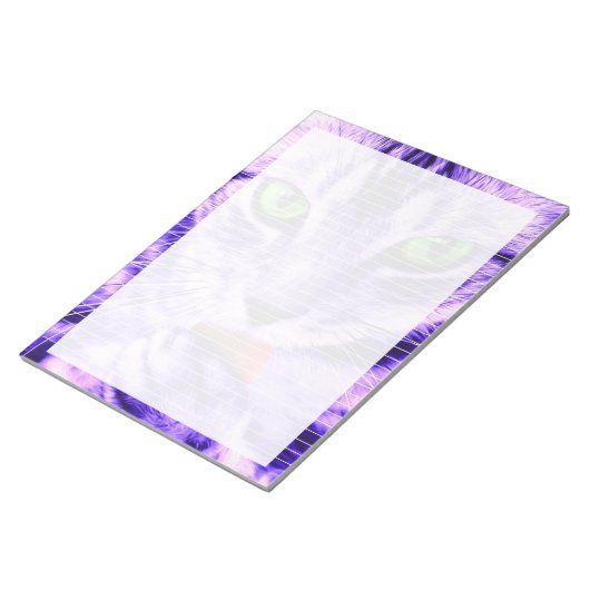 Lila Katzenverkleidung - 11" x 8,5" Notepad Notizblock (angewinkelt)