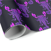 Lila keltische Knochenskorpion Geschenkpapier (Rolleneckpunkt)