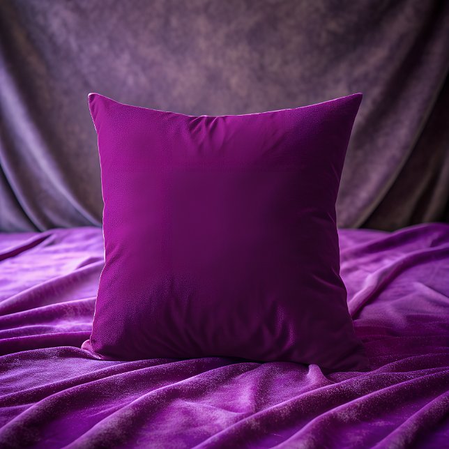 Lila Kissen (Purple Throw Pillow)