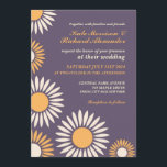 Lila klassische Retro-Sonnenblume Einladung<br><div class="desc">Lila Hintergrund Hochzeitseinladung mit weißem und gelbem Sonnenblumenmuster. Sie planen eine Hochzeit im Frühling oder Sommer mit wunderschönen Blume überall. Dann ist das vielleicht eine perfekte Karte für Sie. Passen Sie den Wortlaut und die Schriftart an, um Ihren Geschmack zu erfüllen. Besuchen Sie meinen Shop für weitere Variationen dieses Designs...</div>