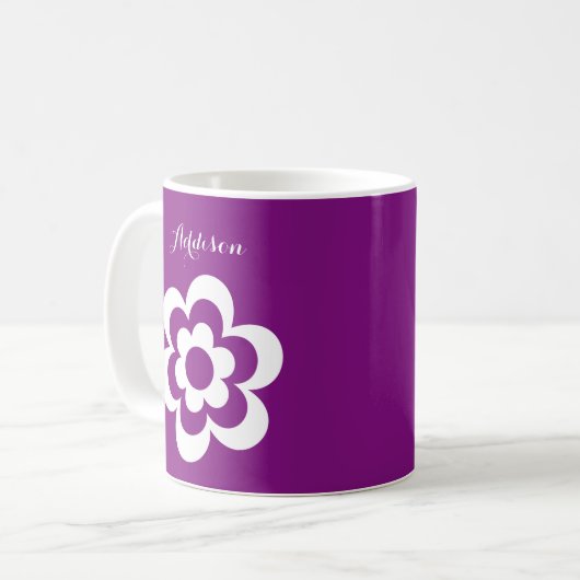 Lila, klassische Tasse mit weißer Blume (Vorderseite Links)