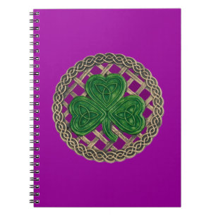 Lila Kleeblatt auf Celtic Knots Spiral Notebook Notizblock