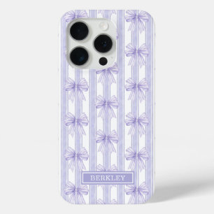 Lila Koketten Schleifen auf gestreiften Monogramme Case-Mate iPhone Hülle