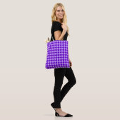 Lila Kombination Diamantmuster von STaylor Tasche (Am Model)