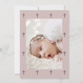 Lila Kreuzkalligrafie Taupe Foto Taufe Einladung (Rückseite)