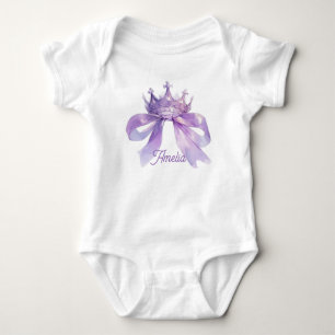 Lila Krone und Bogen Anpassbarer Babyname  Baby Strampler