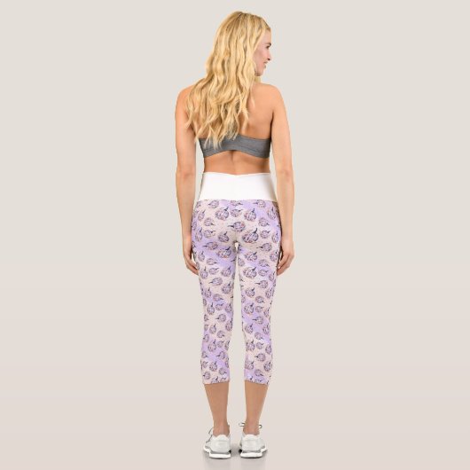 Lila Kürbis niedlicher Blumenfall lila rosa Capri Leggings (Rückseite)