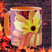 Lila Kürbiswein mit Blumenorange Tasse