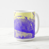 Lila Lande Gelber Himmel Kaffeetasse (VorderseiteRechts)