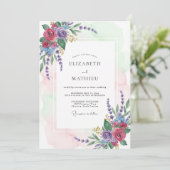 Lila Lavendel Blumenbogen Hochzeit Einladung (Stehend Vorderseite)