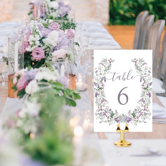 Lila Lavendel Blumenkranz rustikale Hochzeit Tischnummer