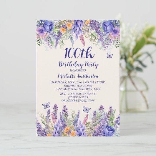 Lila Lavendel-Floral-Schmetterlinge 100. Geburtsta Einladung (Stehend Vorderseite)