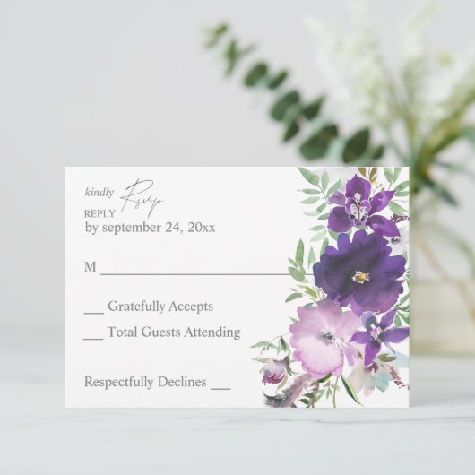 Lila Lavendel & Violettflora RSVP-Karte RSVP Karte (Stehend Vorderseite)