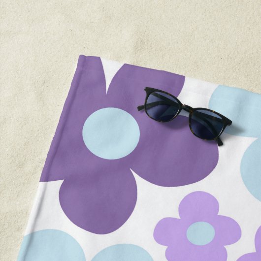 Lila Lavender Blue Daisies Retro Traum #1 #retro Strandtuch (Beispiel)