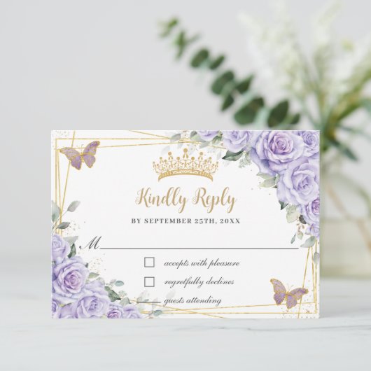Lila Lavender Floral Quinceñera Butterfliegen RSVP Karte (Stehend Vorderseite)