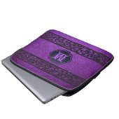 Lila Leder. Custom Monogram Laptopschutzhülle (Vorne Knopf)