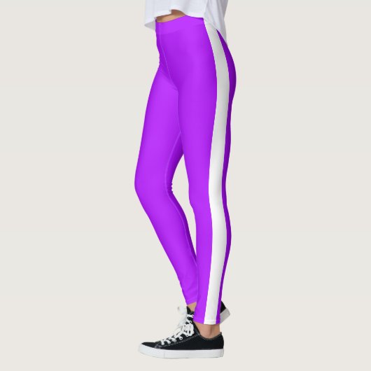 Lila Leggings mit weißem Streifen - Farbgebung (Links)