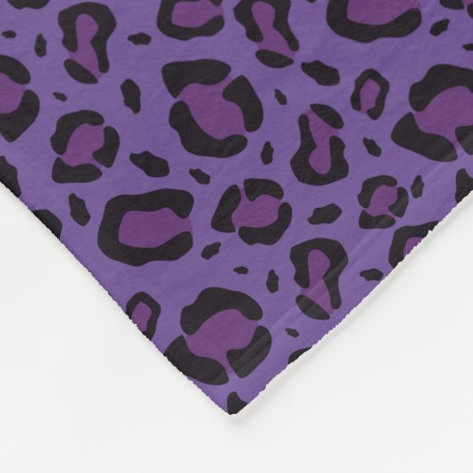 Lila Leopard-Druckmuster Fleecedecke (Ecke)
