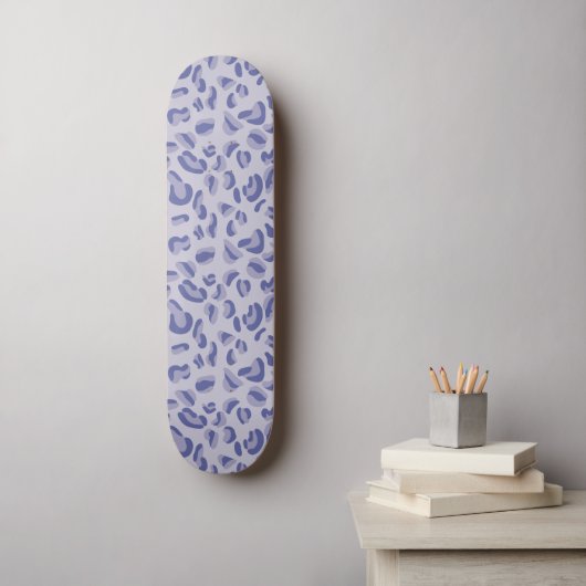 Lila Leopard-Musterdigitaler Lavendel Skateboard (Wandkunst)