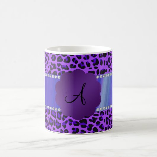 Lila Leopardmuster des Monogramms Kaffeetasse (Mittel)