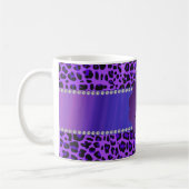 Lila Leopardmuster des Monogramms Kaffeetasse (Links)