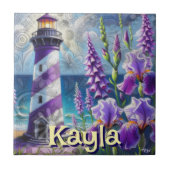 Lila Leuchtturm mit Foxglove & Iris Personalisiert Fliese (Vorderseite)