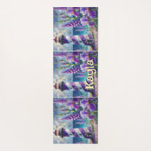 Lila Leuchtturm mit Foxglove & Iris Personalisiert Yogamatte (Rückseite)