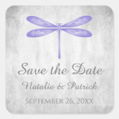 Lila Libellenfliege Save the Date Stickers (Vorderseite)