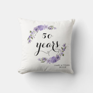 Lila-lila Blumen zum 50. Hochzeitstag Kissen