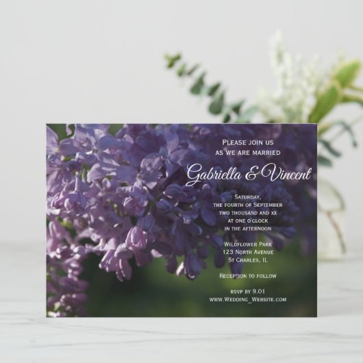 Lila Lilac-Blume Hochzeit Einladung (Stehend Vorderseite)