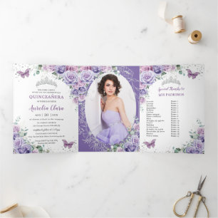 Lila Lilac Floral Silver Quinceañera 15 Fotos Dreifach Gefaltete Einladung