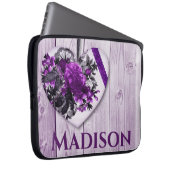 Lila Lilac Herz und Blume mit Individuelle Name Laptopschutzhülle (Vorne Rechts)