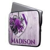 Lila Lilac Herz und Blume mit Individuelle Name Laptopschutzhülle (Vorderseite Links)