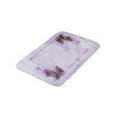 Lila Lilacs Bath Mat Badematte (Schrägansicht)