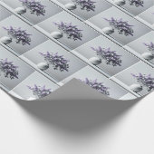 Lila Lilacs und Silver Blätter Bouquet Geschenkpapier (Ecke)