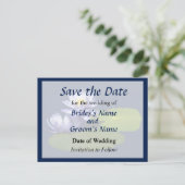 Lila Lilien im Sonnenschein Save the Date Ankündigungspostkarte (Stehend Vorderseite)