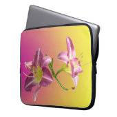 lila LilienBlume Laptopschutzhülle (Vorderseite Links)
